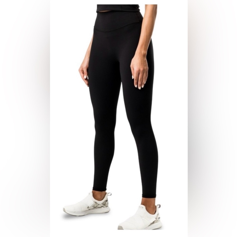 Kamo Fitness Women’s Black Leggings size large nwt